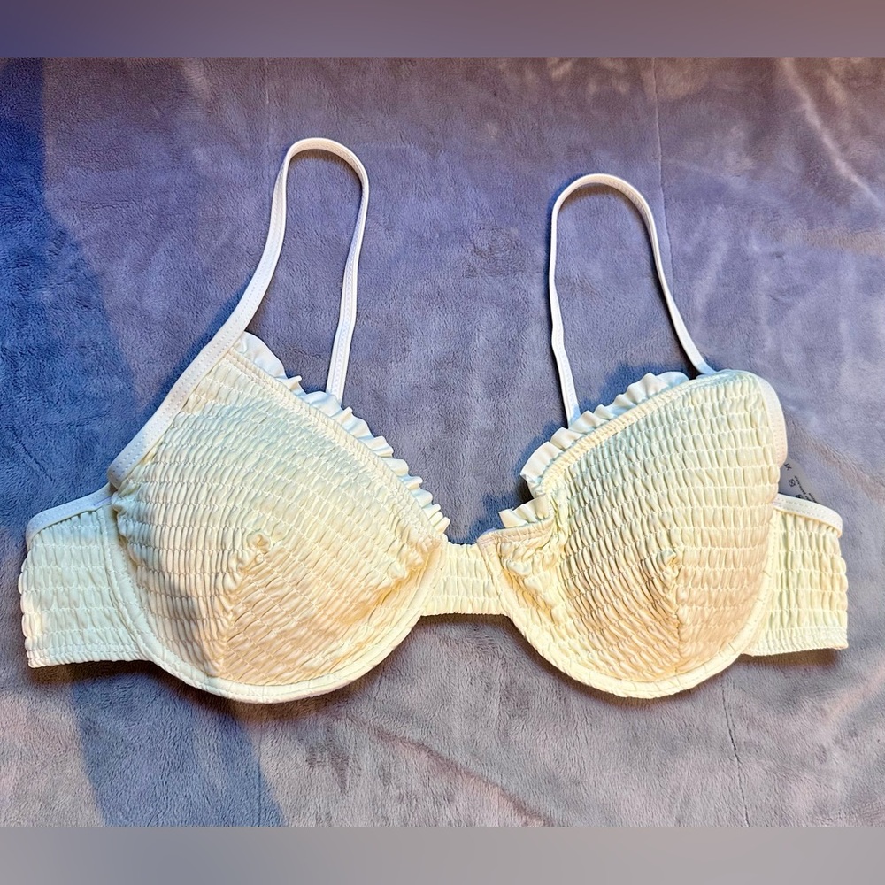 Cream Ruffled Bikini Set - Picture 7 of 11